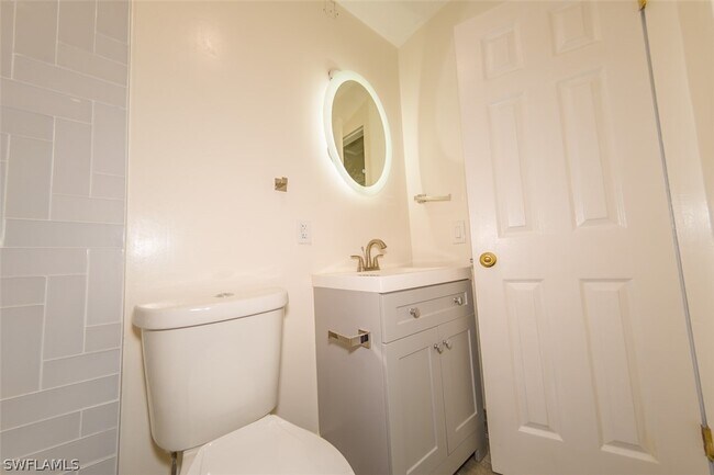 Building Photo - 4330 Deleon St