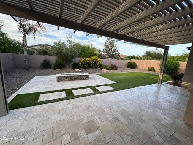 Building Photo - 712 W San Carlos Way