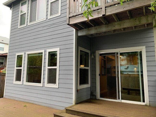 Building Photo - Wedgewood House