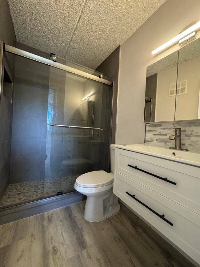 Building Photo - 3211 SW 44th St