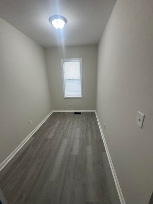 Building Photo - 15827 Tracey St