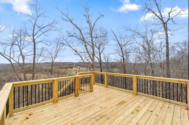 Building Photo - 4 Bedroom 3 Bath Pet Friendly Home For Rent!
