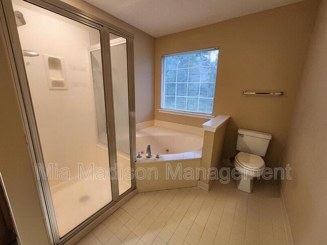 Building Photo - 21 Cobblestone Ct