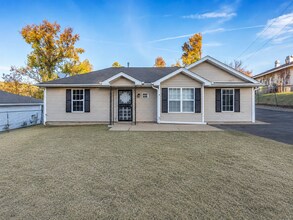 Building Photo - Move-In Ready 3BR/2BA Home with Large Backyard – Only $1,225/Month!