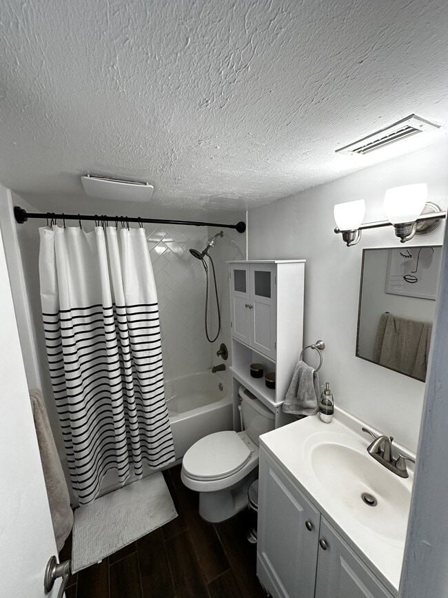 Building Photo - 4611 W North B St