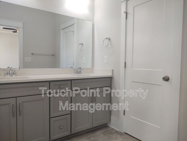 Building Photo - 4836 Blanchard Way