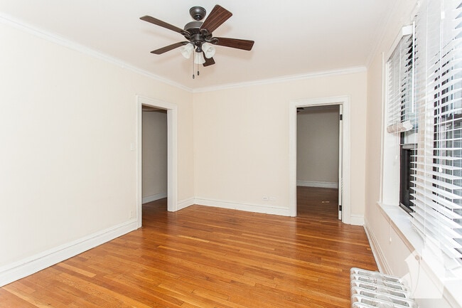 Building Photo - 4715-25 N. Leavitt