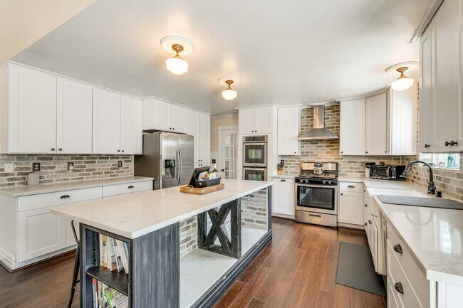 Building Photo - 4640 Motto Ln