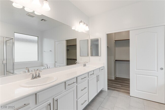 Building Photo - 12333 Silvana St