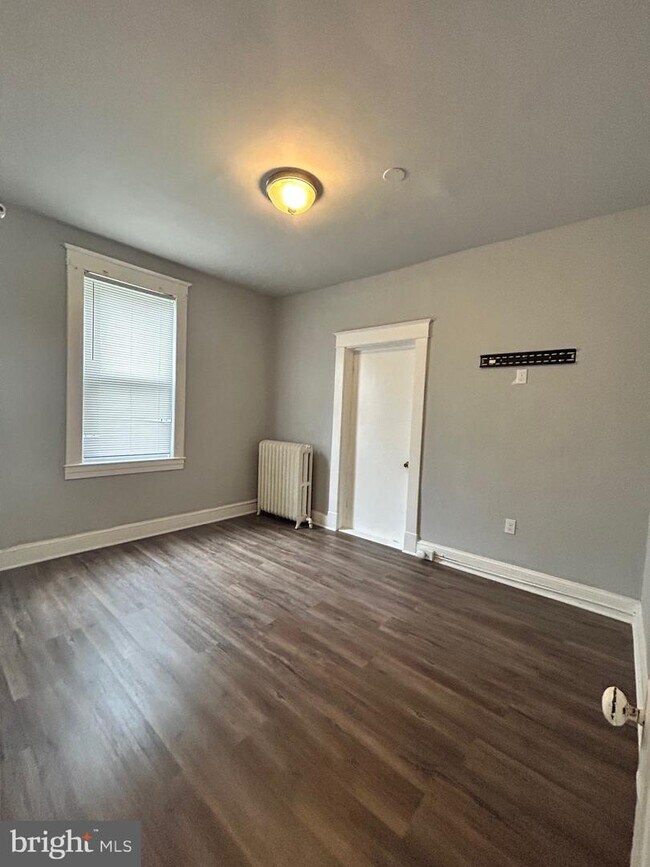 Building Photo - 3819 Woodlea Ave