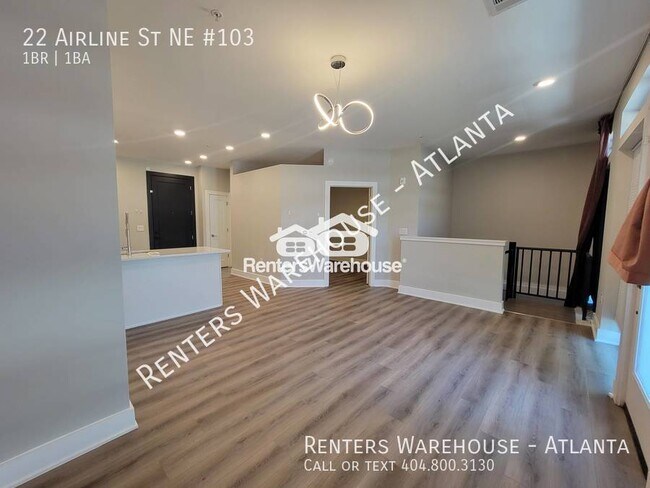 Building Photo - Location! Location! 2 Story 1 Bedroom step...