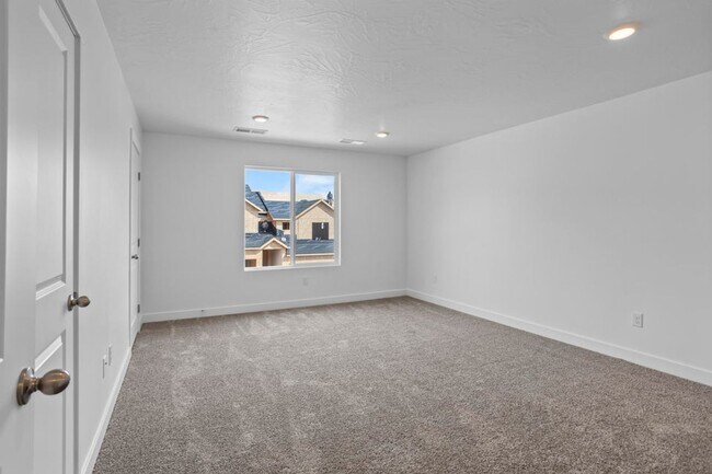 Building Photo - 1786 Wolverine Wy