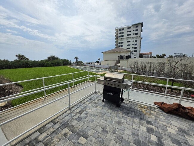 Building Photo - 5301 S Atlantic Ave
