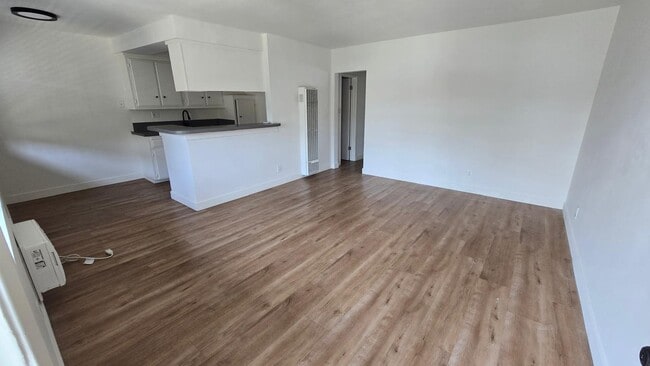 Building Photo - Coral Reef Apartments