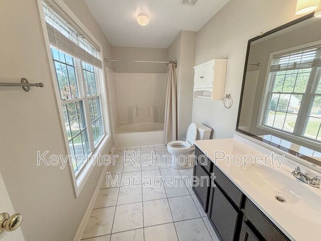 Building Photo - 7607 Blue Cedar Dr