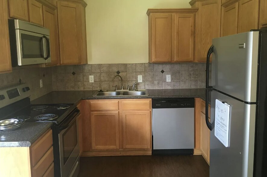 Building Photo - 1218 Welsh Ave