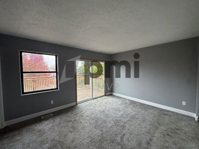 Building Photo - 1019 Cowton Dr