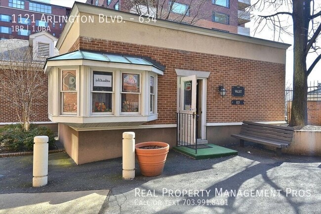 Building Photo - 1121 Arlington Blvd