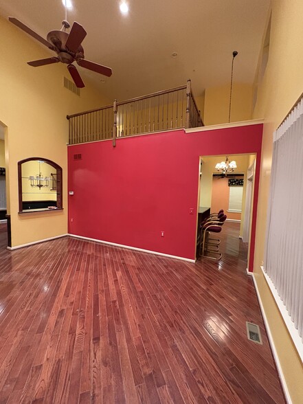 Building Photo - 950 Nathaniel Trl