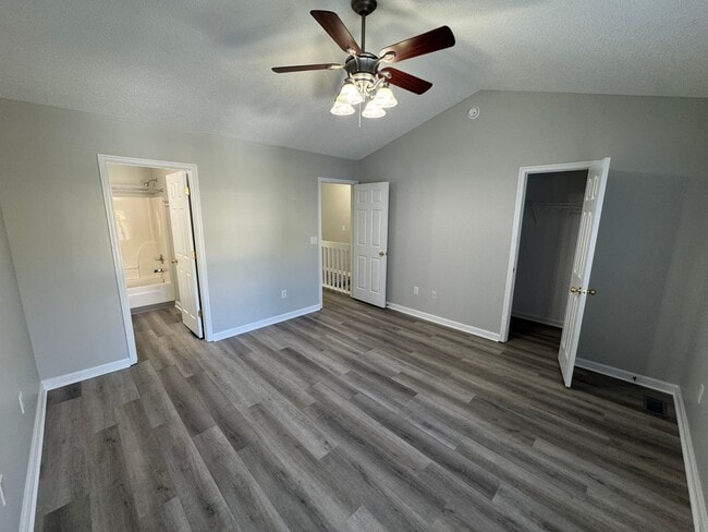 Building Photo - 2-Bedroom Townhouse in Harrisonburg