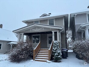 Building Photo - Rental Home Located at 808.5 E. Grove Street