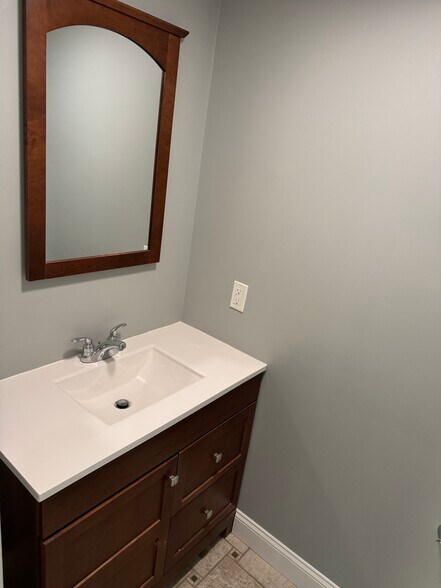 Building Photo - 9 Winnicutt Rd