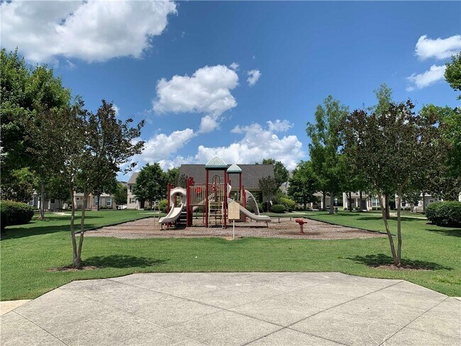 Building Photo - 530 Constellation Overlook SW