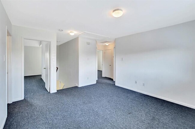 Building Photo - 1811 Adobe Falls Dr