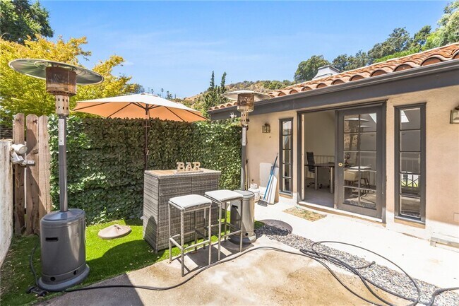 Building Photo - 8032 Willow Glen Rd