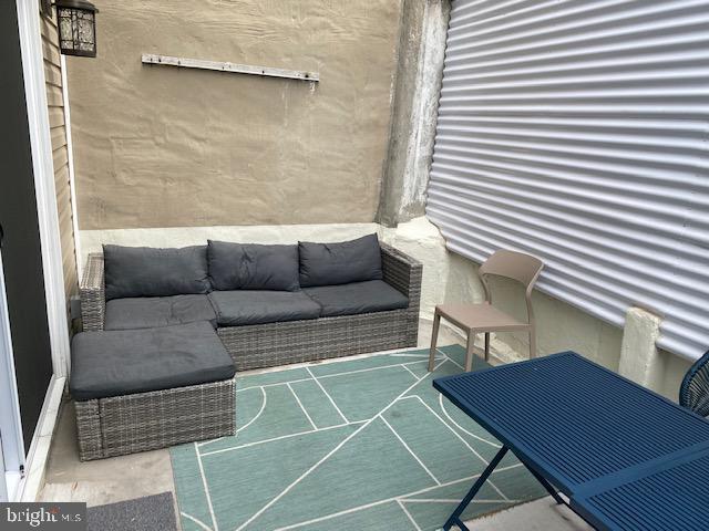 Building Photo - 513 S Regester St