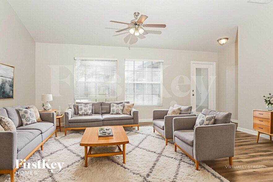 Building Photo - 3240 Alesio Ave