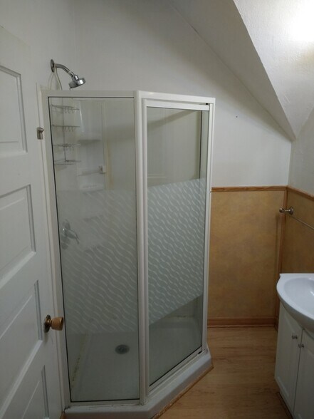 Building Photo - 320 Platt St