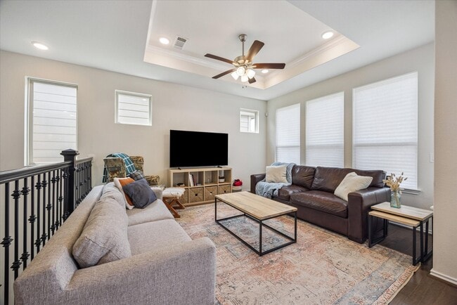 Building Photo - 1817 Agoura Hills Dr