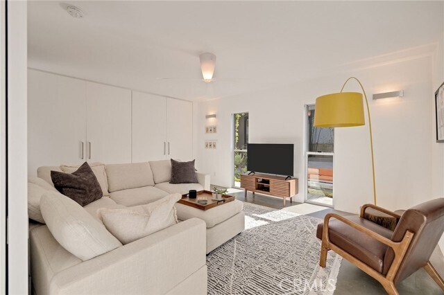 Building Photo - 27 Driftwood St