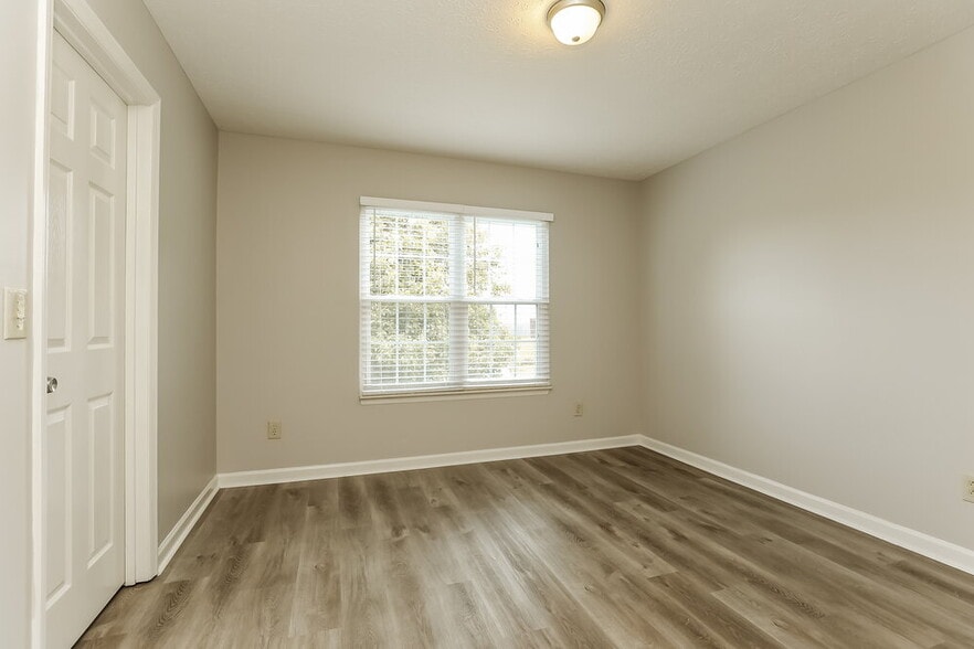 Building Photo - 1472 Aaronwood Dr
