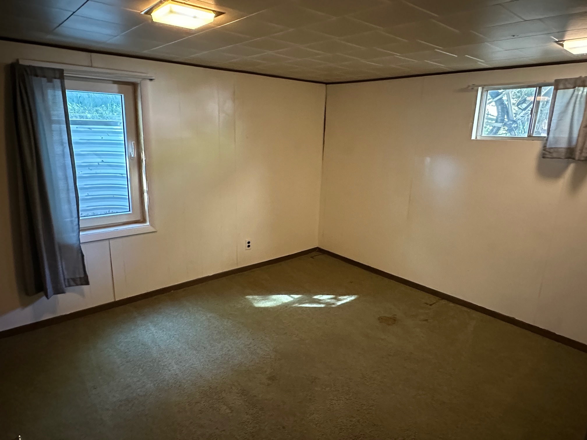 Building Photo - 2302 Willow Creek Dr