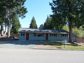 Building Photo - APPLICATION PENDING - Updated Rambler