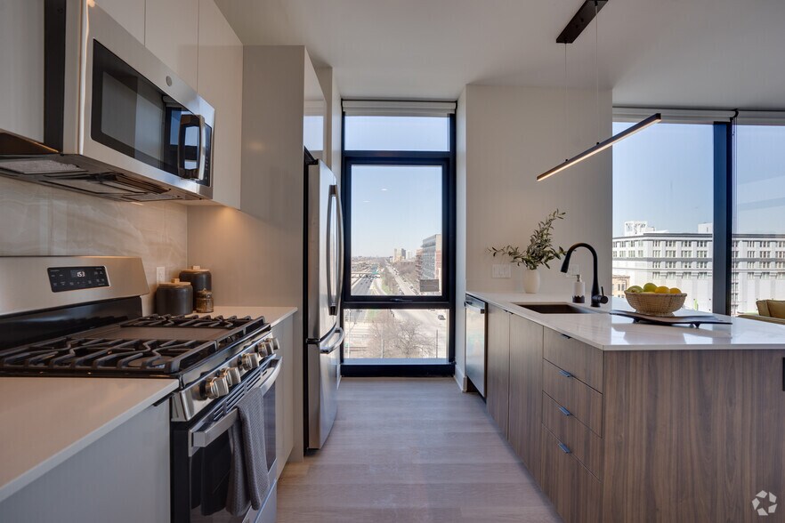 Building Photo - The Avra West Loop