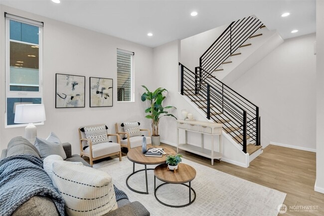 Building Photo - 9732 Woodlawn Ave N