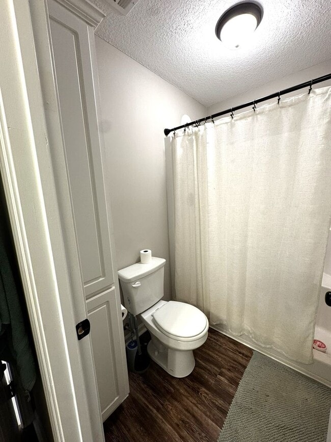 Building Photo - 433 Andover Dr