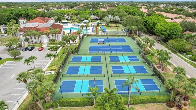 Building Photo - 5267 Europa Dr