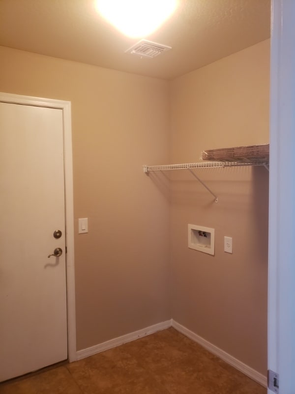 Building Photo - 743 E Wolf Hollow Dr