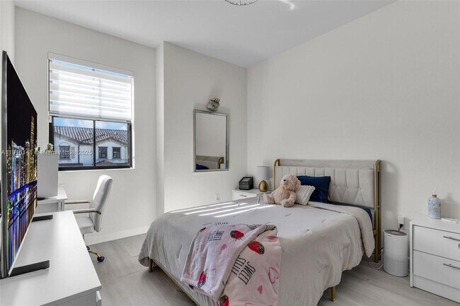 Building Photo - 11413 SW 252nd Ter