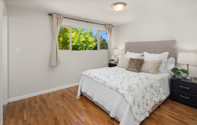 Building Photo - 12634 SE 30th St