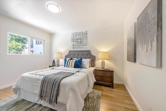 Building Photo - 745 Independence Ave