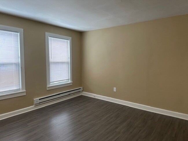 Building Photo - 1 Bedroom 1 Bathroom 2nd Floor Apartment F...