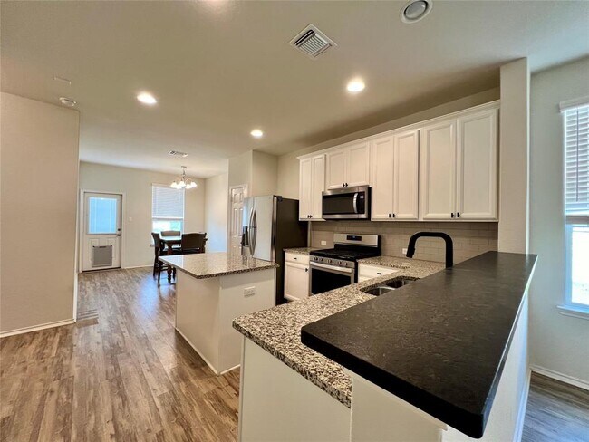 Building Photo - 220 Pepperbark Loop