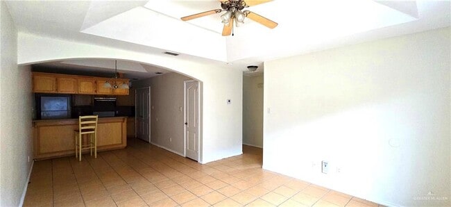 Building Photo - 7 W Prosperity Dr