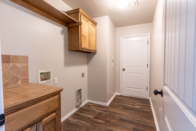 Building Photo - Rent to Own in Edmond!