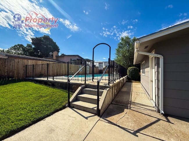 Building Photo - 5679 W Dorian Ln